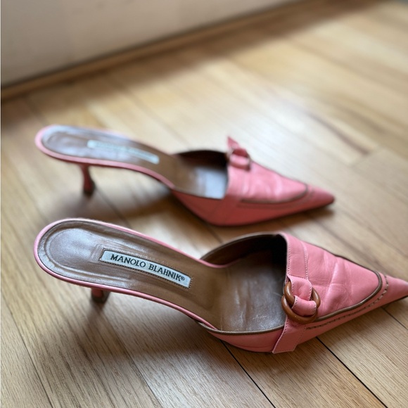 Vintage Manolo Blahnik Kitten Heels - Picture 9 of 12